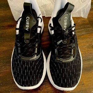 Curry Flow 9 sneakers - never been worn